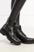 Kůžoné kotníkové boty JAX Michael Kors černá