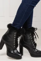 Ohřívá kotníkové boty DARCY DKNY černá