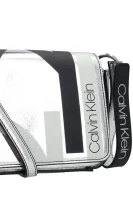 Crossbody kabelka CK BASE Calvin Klein stříbrný
