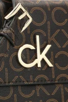 Crossbody kabelka DBL COMP Calvin Klein bronzově hnědý
