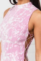 Šaty Jennifer Lopez GUESS růžová