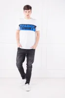 Tričko TJM SPLIT GRAPHIC | Relaxed fit Tommy Jeans bílá