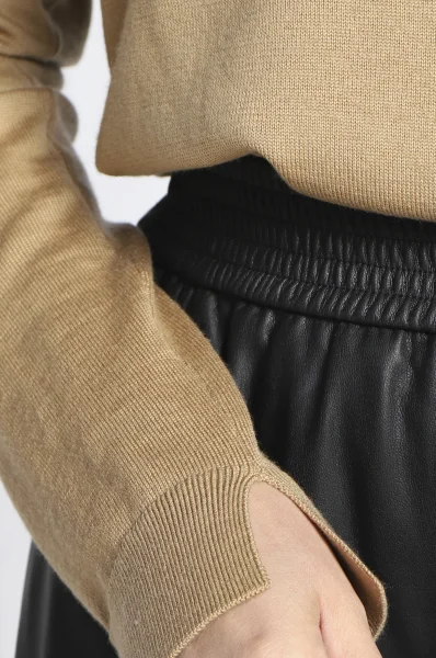 vlněný svetr feganas | regular fit BOSS BLACK 	okrová	